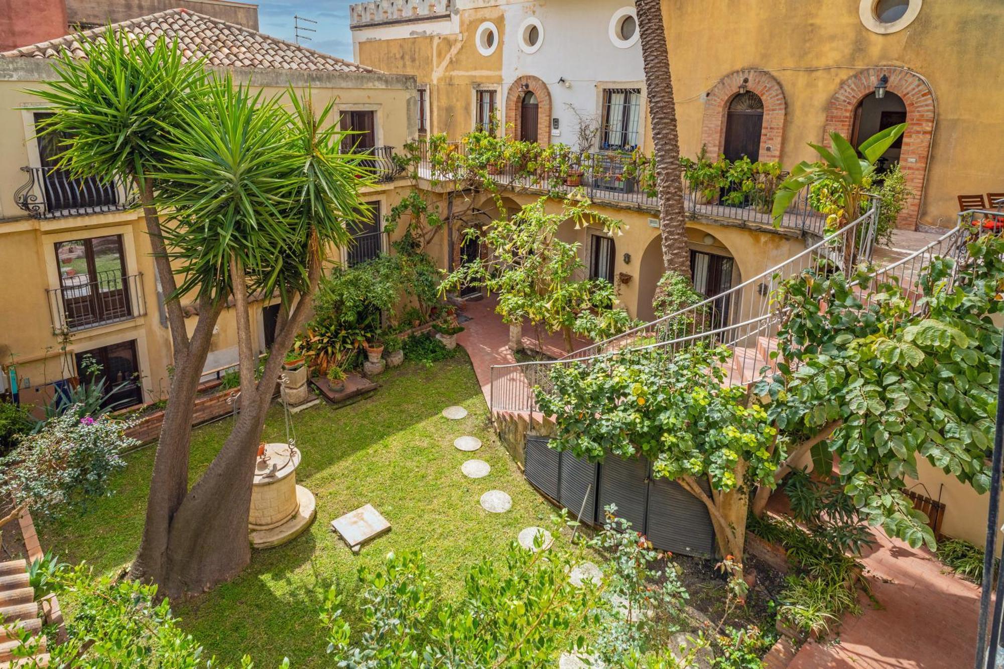 タオルミーナCasa Florioアパートメント エクステリア 写真
